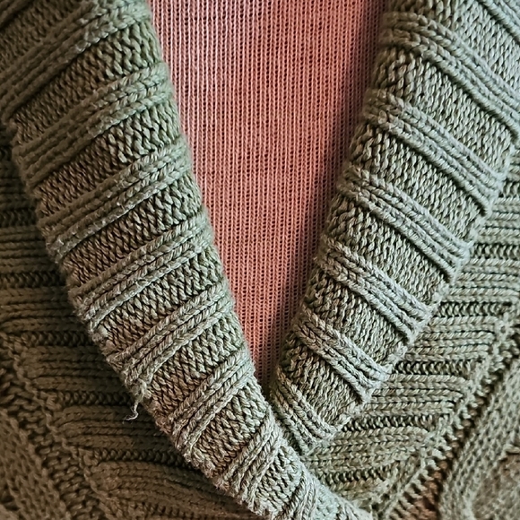 Old Navy Womens Size Large Green V-neck Sweater Like New - Picture 3 of 6